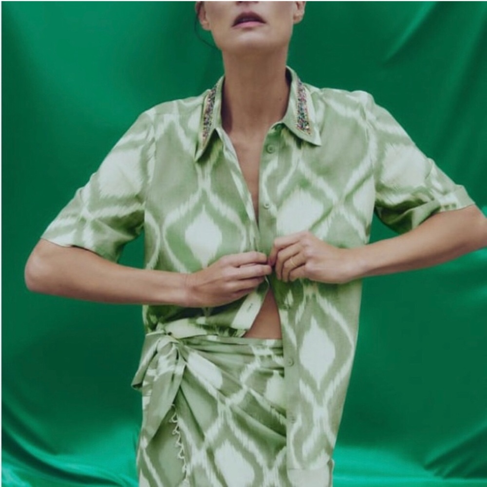 Zara Green & cream ikat pattern short sleeve w/beaded lapel collar Size Medium - Picture 14 of 14
